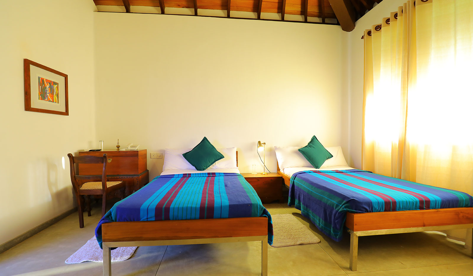 Makuludola-Bungalow-guest-bed-room